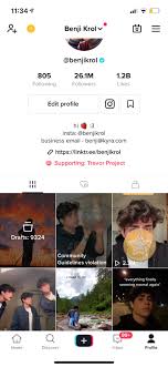 Benji Krol en X: 😐 t.coBIWX8VzDU1  X