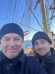 MED GEORG STAGE TIL HOLBÆK HAVN