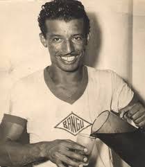 Anotó 120 goles, siendo el quinto máximo anotador del equipo. Zizinho Ecured