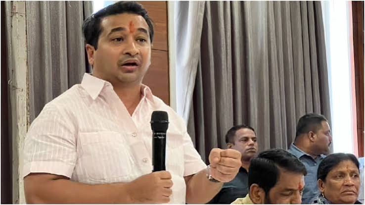 विधायकों और मंत्रियों की हटाई गई सुरक्षा, नितेश राणे बोले- उद्धव और संजय राउत को जनता... - India TV Hindi