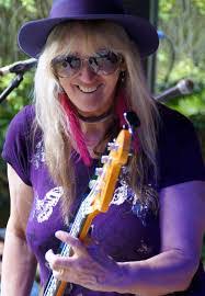 Lee Cave's Instagram, Twitter & Facebook