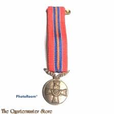 De nederlandse ploeg pakte goud in barcelona en zilver in londen. Miniatuur Medaille Voor Het 10 Jarig Lidmaatschap Van De Bond Van Nederlandse Militaire Oorlogsslachtoffers