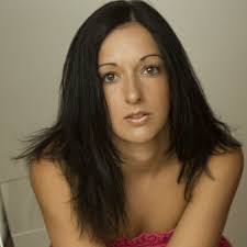 Tara Robbins's Instagram, Twitter & Facebook