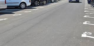 Primaria sectorului 4 pregateste o aplicatie in care vor fi incluse toate parcarile de resedinta si care va permite acordarea locurilor de parcare online, fara a mai fi necesara deplasarea cetatenilor la sediul institutiei. PrimÄria Prelungirea RezervÄrii Locurilor De Parcare La ReÈedinÈÄ Se Poate Face PanÄ La Finalul Acestei Luni