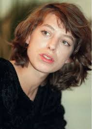 Kate Barry's Instagram, Twitter & Facebook