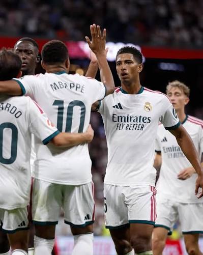 Jude Bellingham! Salah satu pemain dari sekian banyaknya pemain Real Madrid  yang tampil bersinar, dini hari tadi 😍 Pemain berusia 23 tahun tersebut,  telah menjalani 2 laga beruntun sebagai starter di La