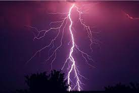 Does Lightning Always Hit The Ground Techiescientist