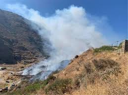 Φωτια τωρα στην ανδρο : Orio8eth8hke H Fwtia Sthn Andro