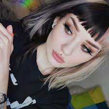 Bicolor Hair In 2021 Aesthetic Hair Hairstyle Short Hair Styles