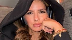 SORPRESA TOTAL!💥😱 El conductor de LAM bromeró al dar detalles de su  pasado antes de ser famoso Descubrí qué es en nuestra web:  https://www.paparazzi.com.ar/teve/nadie-lo-sabia-que-profesion-ejercio-angel-de-brito-antes-de-ser-periodista/