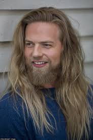 È seguitissimo su instagram, forte del suo fisico e dei suoi lunghi capelli biondi da vichingo. Viking Lasse Matberg Wasn T Always Such An Instagram God Daily Mail Online