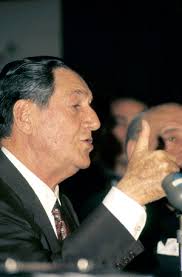 Image of BENJAMIN NETANYAHU AND RAFAEL SHARON CHAT IN KNESSET, 1997-07-02  (photo)