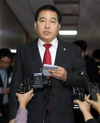 브라운스톤휘경 입주자대표 및 에너지나눔연구소 소장. í•œêµ­ë‹¹ ìƒˆ ì›ë‚´ëŒ€í'œ ì‹¬ìž¬ì² ì€ ëˆ„êµ¬ í˜¸ë‚¨ ìš´ë™ê¶Œ ë¹„ë°• ë¹„ì£¼ë¥˜ ìƒì§• ì•„ì£¼ê²½ì œ
