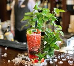 Cuocete a vapore i gamberi sgusciati per 5 minuti. I Cocktail Ai Tempi Della Quarantena Da Fare In Casa 11 Mojito Alla Fragola E Una Variante