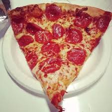 With costco reopening its food courts for takeout only, it's only a matter of time before you find yourself waiting in line to order a few slices of their famous pizza and a handful of i feel like this should be in a mr. How Many Slices Are There In A Costco Pizza Quora