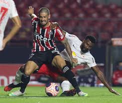 O bragantino seguiu na toda e perdeu três boas chances em sequência, com ricardo ryller, artur e cuello. Sao Paulo E Surpreendido E Perde Para O Bragantino Em Jogo De 5 Gols Esportes R7 Futebol