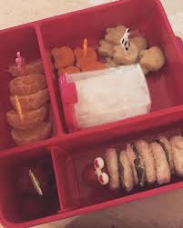 lunch box on instagram لنش بوكس اليوم شفت افكار في اليوتيوب وحبيت اطبقها اليوم متى تجهزون اللنش بوكس انا قررت اجهزه قبل النوم lunch box idea food lunch box