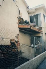 Earthquake Damage At An Apartment House In Sherman Oaks Calif After The Northridge Earthquake Of Northridge Earthquake Earthquake Damage San Fernando Valley