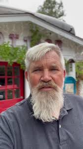 And He's Off… The Belted Kingfisher that I picked up this morning from  Flagstaff Medical Center just caught a ride down to Liberty Wildlife in  Phoenix. My hope is that his right