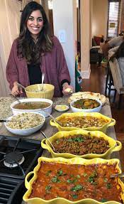 Do You Like Indian Food Would You Like To Know A Whole Lot More About It Then Read On And Enjo Indian Dinner Recipes Vegetarian Dinner Party Indian Food Menu