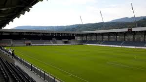 Replacing the old but very popular stadion allmend was the swissporarena, named that as part of a naming rights deal with the club's prominent sponsor. Vorverkauf Uhrencup