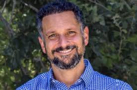 Chris Amani's Instagram, Twitter & Facebook