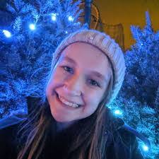 Zoe Auer's Instagram, Twitter & Facebook