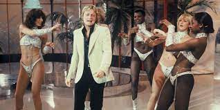 Enfant, sandrine alexi s'amuse à imiter ses parents devant sa glace, ainsi que ses idoles comme claude françois et ses claudettes, sylvie vartan, france gall, marilyn monroe, olivia newton john, titi et grosminet. Claude Francois Les Revelations Explosives 40 Ans Apres Sa Mort