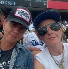 Leslie Handley's Instagram, Twitter & Facebook