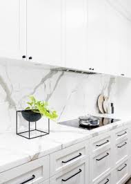 Biasol Designs A Bright And Stylish Home In Melbourne Australia White Marble Kitchen Interior Design Kitchen Kitchen Marble