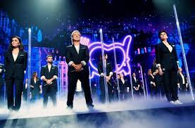 Discover all les enfoirés's music connections, watch videos, listen to music, discuss and download. Les Enfoires 2020 Tf1 On Connait La Date De Diffusion Du Concert