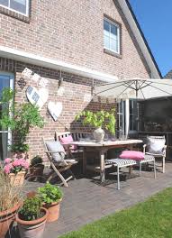 Wir haben unterschiedlichste hersteller & marken unter die lupe genommen und wir präsentieren unseren lesern hier die ergebnisse. Werbung Den Garten Fit Fur Den Fruhling Machen 10 Schritte Zum Fruhling Moderne Gartenentwurfe Gartendekor Gartengestaltung
