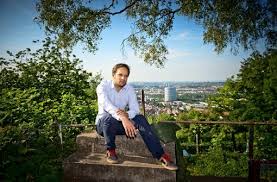 Porträt: Christian Dosch: Er arbeitet sich an Stuttgart ab ...