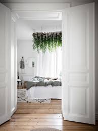 Contrasting White Home With Lots Of Plants Coco Lapine Design My Scandinavian Home Bedroom Plants Bedroom Design