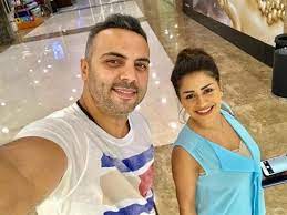 منة فضالي قالت إنه لا يوجد لديها مواصفات لفتى أحلام، ولكنها فقط تبحث عن رجل محترم يراعي الله فيها، وذلك بعد أن مرت بأكثر من تجربة فاشلة، فلا تريد منة أن تتزوج لتتطلق بعد أسابيع قليلة، ولا تريد لأطفالها أن يعيشوا ما. Ù…Ù†Ø© ÙØ¶Ø§Ù„ÙŠ ØªÙƒØ´Ù Ø­Ù‚ÙŠÙ‚Ø© Ø§Ø±ØªØ¨Ø§Ø·Ù‡Ø§ Ø¨Ø£Ø­Ù…Ø¯ ÙØ±ÙŠØ¯ Ù…ØµØ±Ø§ÙˆÙ‰