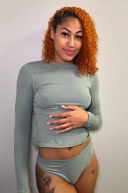 Shakira Austin - Free pics, galleries & more at Babepedia