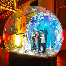 Pete wanted to propose to his girlfriend shannon, so he went to a mexican restaurant and spelled out his proposal in a photo booth. Hire An Inflatable Snow Globe Christmas Photo Booth Scarlett Entertainment Uk