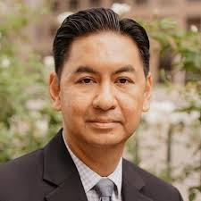 Robert Tagorda's Instagram, Twitter & Facebook