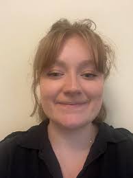 Babysitter available 🌸