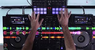 This was made by the talented michelle blackwood for the spot directin. 2 Ways To Get Great Sounding Audio On Your Dj Livestreams