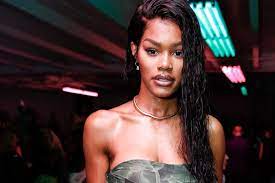 В 2007 году подписала контракт с лейблом star trak entertainment фаррелла уильямса. Teyana Taylor On Motherhood My Super Sweet 16 And Vibing With Kanye Vanity Fair