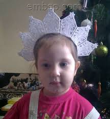 Lacy Snow Crown Machine Embroidery Designs size 60*82mm