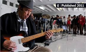 Manuel Galbán, Cuban Guitarist, Dies at 80