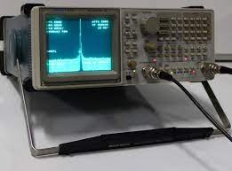 8ghz, 50 ohm spectrum analyzer powers up, not type: Tektronix 2711 9khz To 1 8 Ghz 50ohm Spectrum Analyzer
