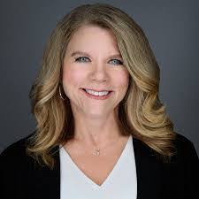 Lisa Bascom's Instagram, Twitter & Facebook