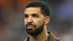 Drake Seen Kissing Fondling 17 Year Old Girl In 2010 Concert Video