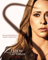 Jennifer Love Hewitt e Freddie Prinze Jr. nei nuovi character poster di 'I  Know What You Did Last Summer' : r/popculturechat