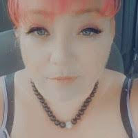 Lesley Walker's Instagram, Twitter & Facebook