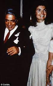 Julia Roberts Oscar Gown And Jackie Kennedy S Wedding Dress Go On Show To Celebrate Work Of Master Of Couture Valentino Jacqueline Kennedy Style Jackie Onassis Jackie Kennedy