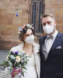 Diese herzlichen kurzen textzeilen dürfen euch bei euren ganz eigenen speziell. Love Lockdown Heiraten In Corona Zeiten Familienblog Bundnis Fur Familie